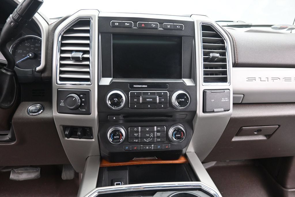 Used 2017 Ford F350 King Ranch w/ King Ranch Ultimate Package AWD/4WD image 15