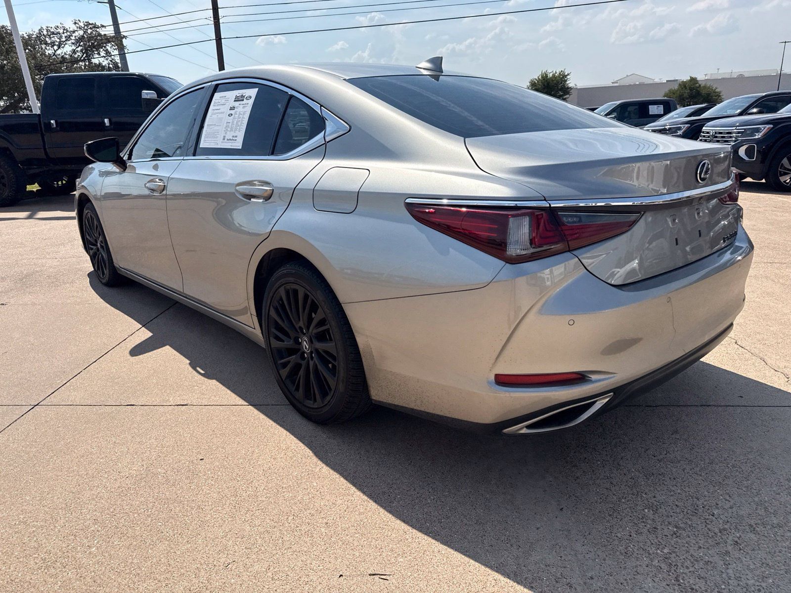 Used 2021 Lexus ES 350 w/ Premium Package FWD image 5