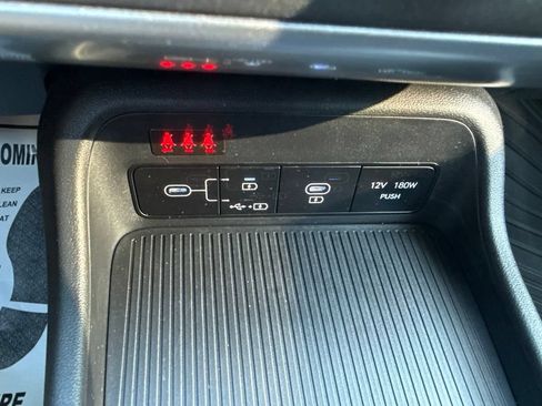 Used 2025 Hyundai Kona SE AWD/4WD image 23