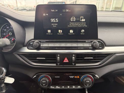 Certified 2019 Kia Forte S image 6