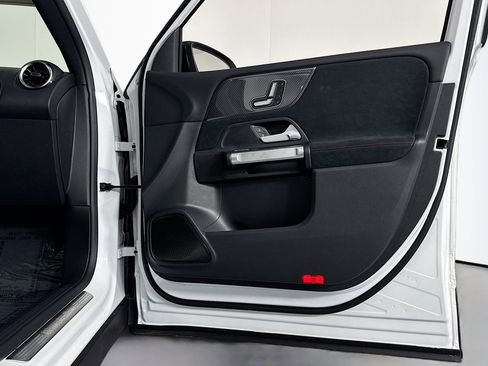 New 2026 Mercedes-Benz GLB 250 image 23