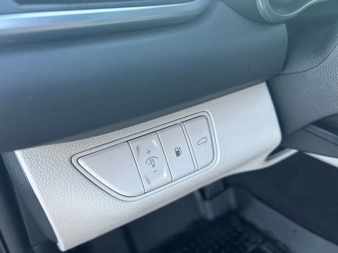 Used 2023 Genesis G70 2.0T image 49