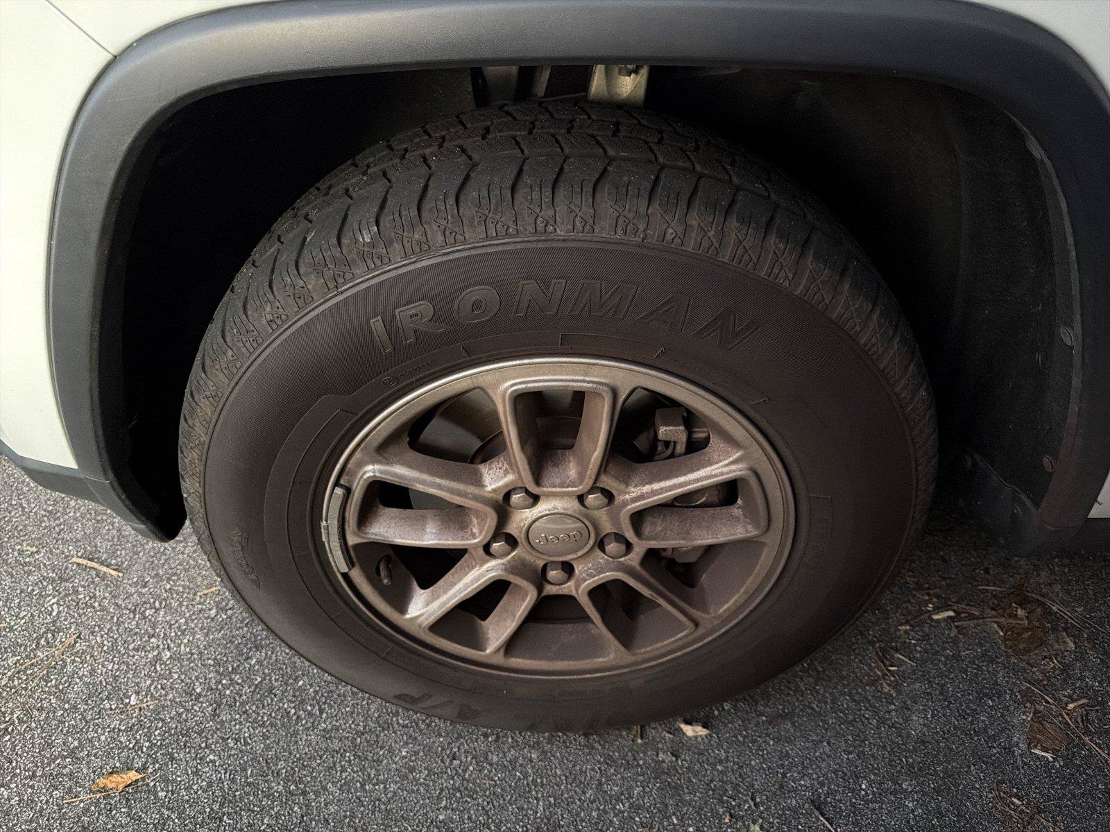 Used 2020 Jeep Grand Cherokee Laredo RWD image 10