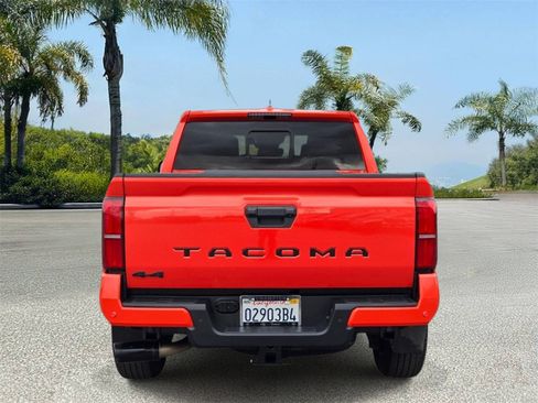 Used 2024 Toyota Tacoma TRD Sport w/ TRD Sport Upgrade Package AWD/4WD image 5