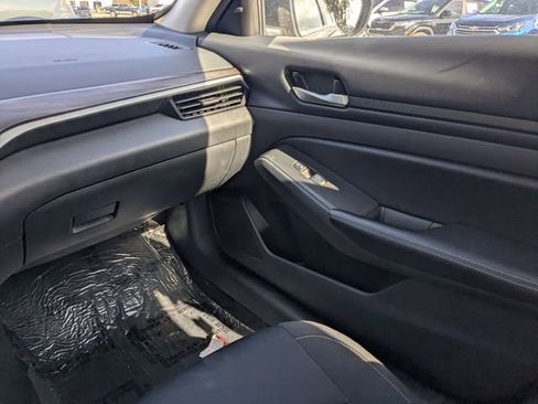 Used 2024 Nissan Altima 2.5 SV image 13