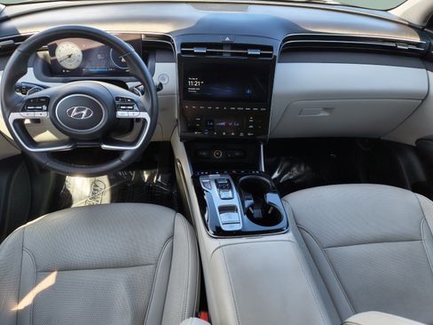 Certified 2024 Hyundai Tucson Limited FWD image 11