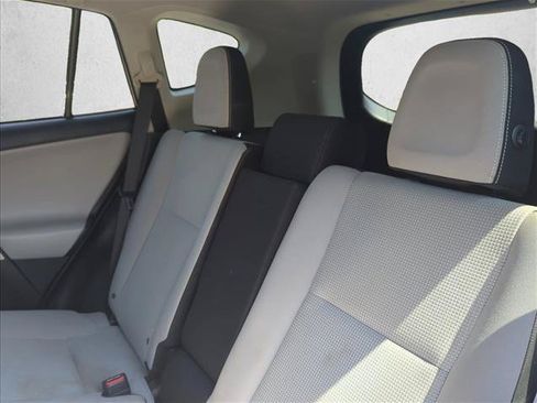Used 2018 Toyota RAV4 XLE FWD image 30