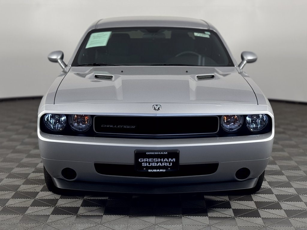 Used 2010 Dodge Challenger SE RWD image 2