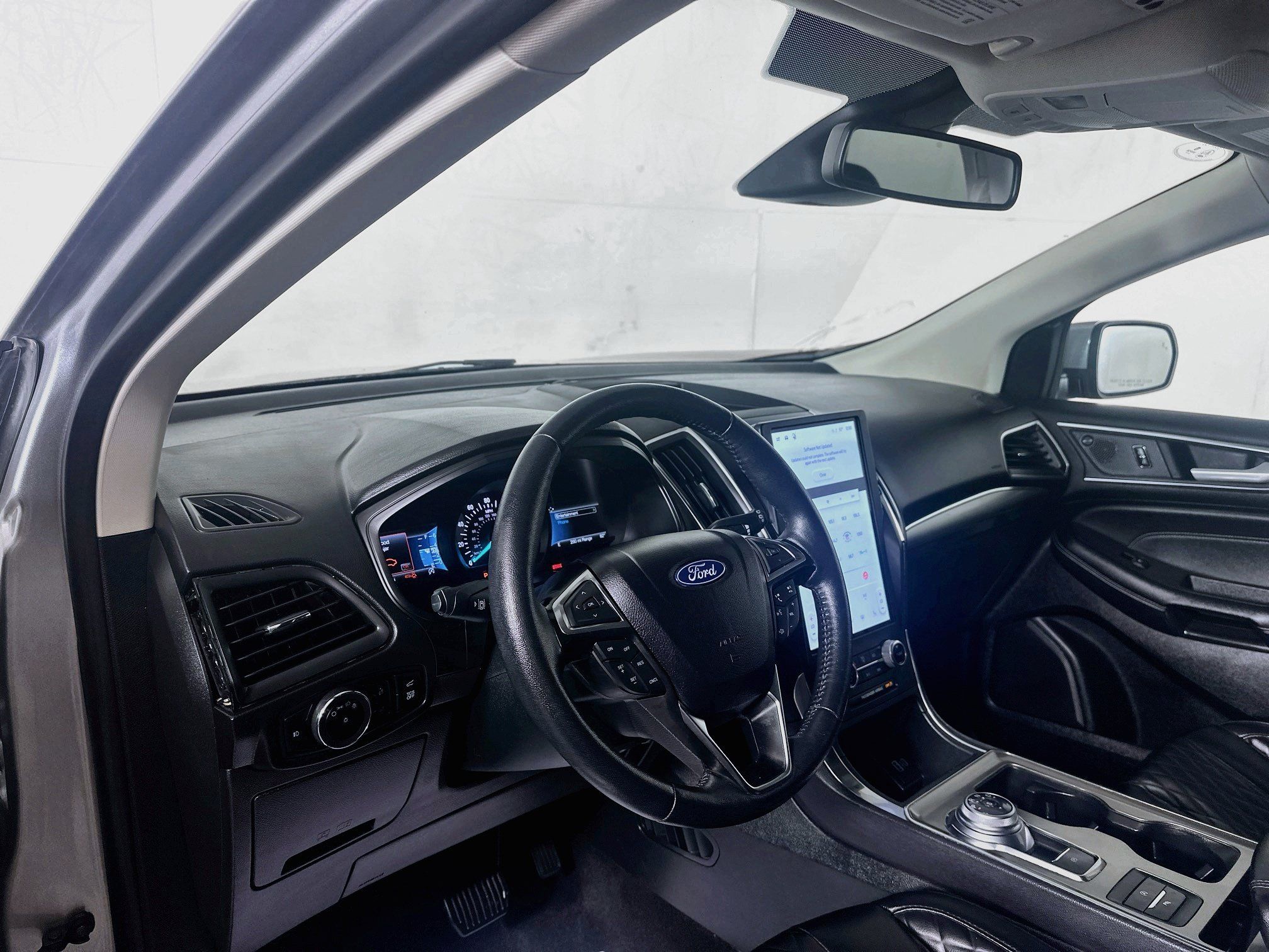 Used 2024 Ford Edge Titanium AWD/4WD image 9