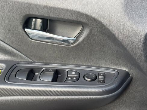 New 2025 Nissan Versa SV image 14