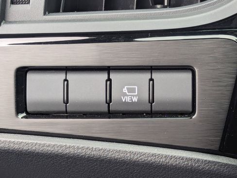 Certified 2025 Lexus ES 300h w/ Luxury Package image 17