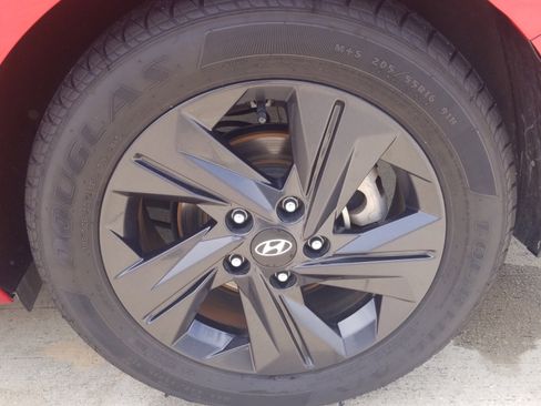 Used 2023 Hyundai Elantra SEL FWD image 22