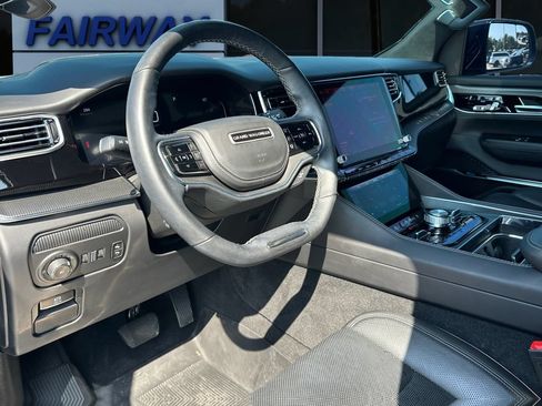Used 2023 Jeep Grand Wagoneer Series II AWD/4WD image 16