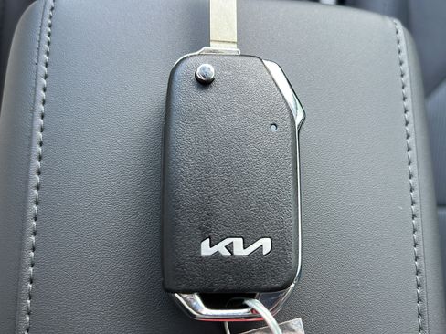 New 2026 Kia Niro LX FWD image 25