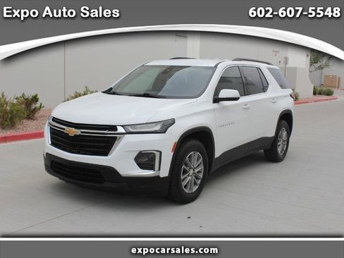 Used 2023 Chevrolet Traverse LT FWD image 1