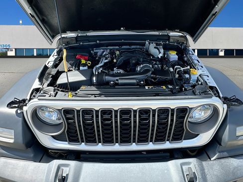 Used 2024 Jeep Wrangler Unlimited Sport AWD/4WD image 28
