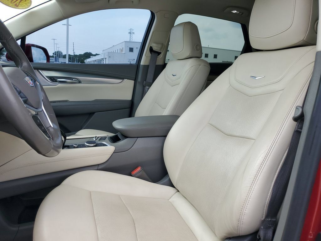 Used 2020 Cadillac XT5 Premium Luxury FWD image 19