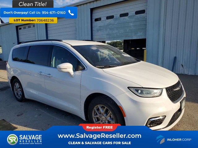 Used 2022 Chrysler Pacifica Touring FWD image 5