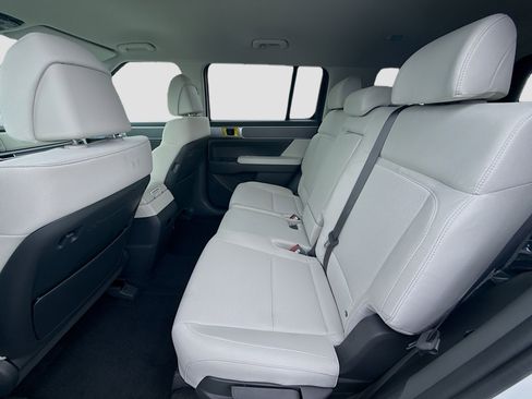 New 2026 Hyundai Santa Fe SE FWD image 17