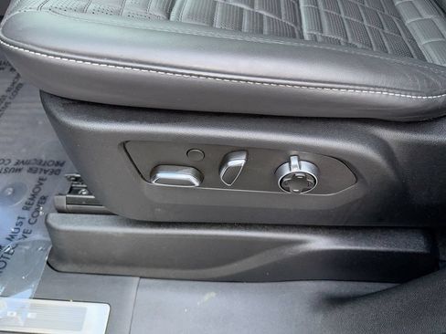 Used 2025 Cadillac Escalade ESV Sport Platinum w/ LPO, Floor Liner Package AWD/4WD image 14