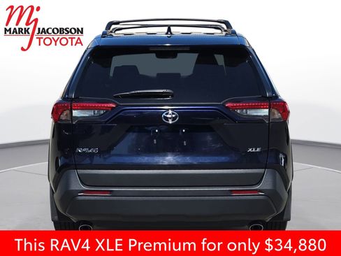 Used 2025 Toyota RAV4 XLE Premium FWD image 11