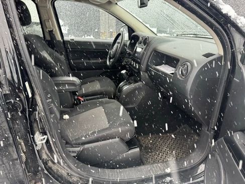 Used 2012 Jeep Compass Sport image 12