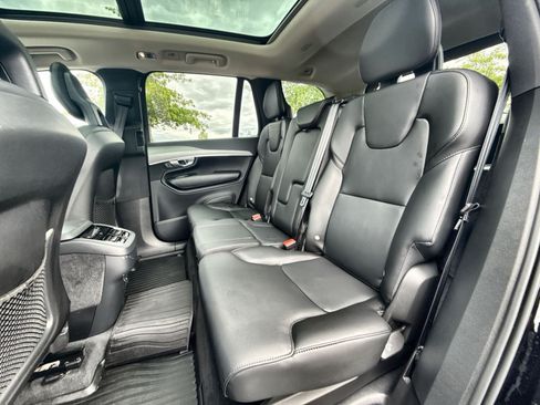 Used 2021 Volvo XC90 T5 Momentum w/ Climate Package AWD/4WD image 33