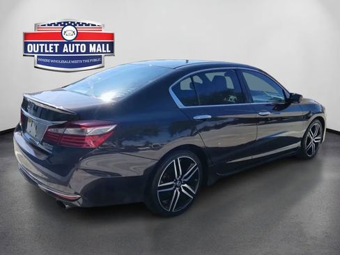Used 2017 Honda Accord Sport Special Edition image 3