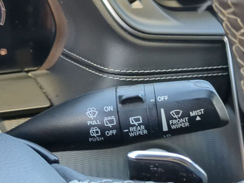 Used 2023 Jeep Grand Cherokee Altitude AWD/4WD image 25