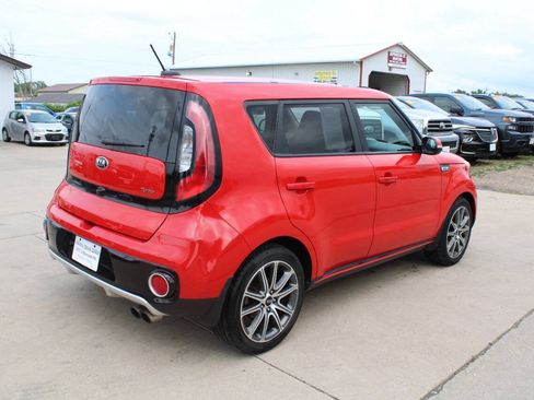 Used 2019 Kia Soul ! FWD image 8