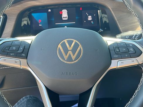 Used 2024 Volkswagen Atlas SE w/ Black Wheel Package image 15