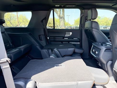 Used 2025 Ford Expedition Tremor image 23