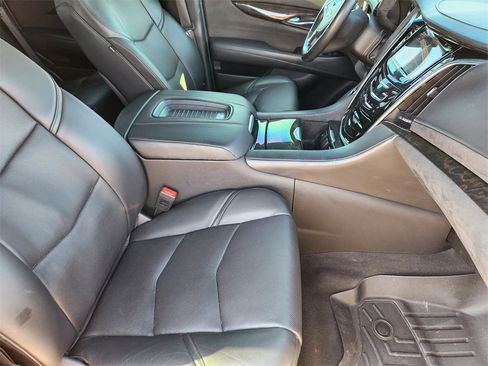 Used 2020 Cadillac Escalade Platinum image 13