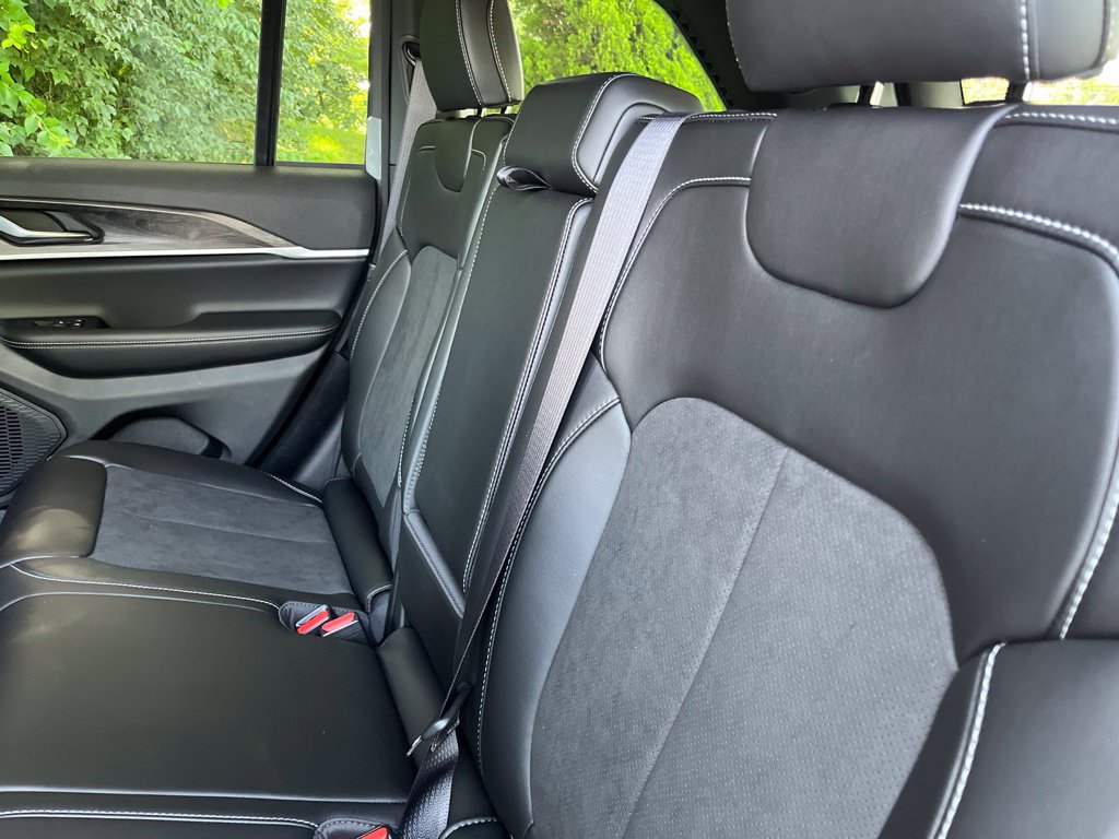 New 2026 Jeep Grand Cherokee Altitude AWD/4WD image 35