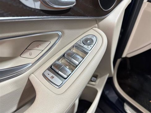 Used 2019 Mercedes-Benz GLC 300 4MATIC image 29