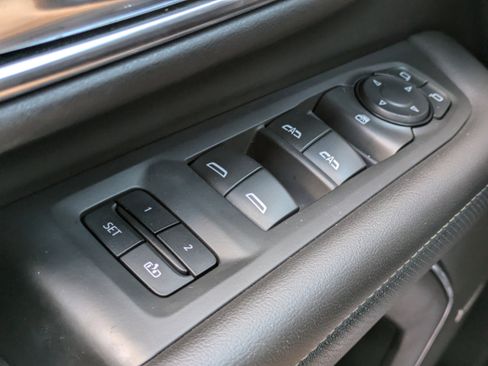 Used 2023 GMC Yukon SLT image 23