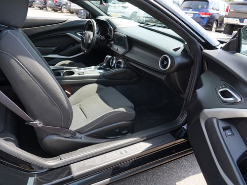Used 2017 Chevrolet Camaro LT RWD image 12