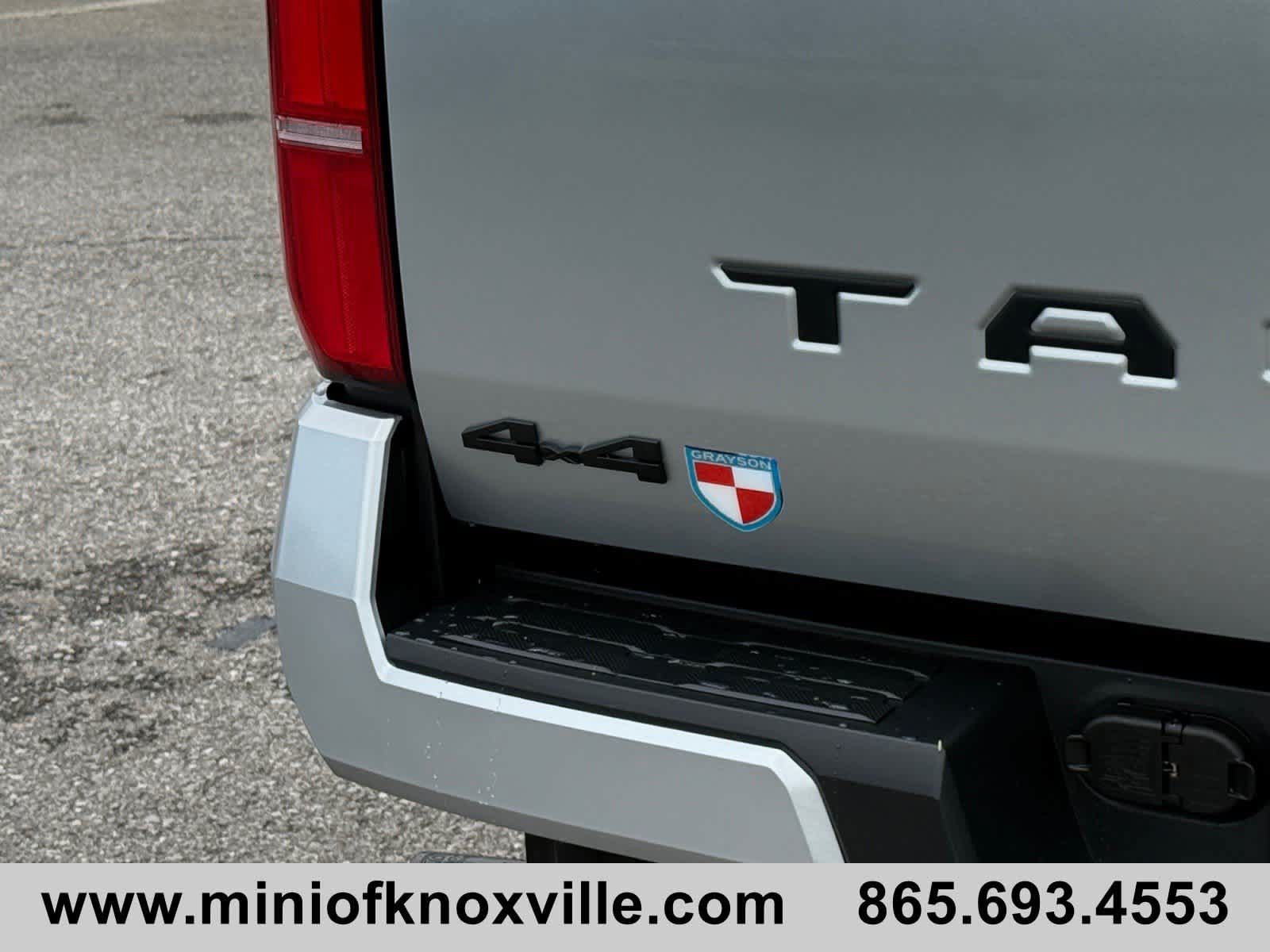 Used 2024 Toyota Tacoma TRD Sport AWD/4WD image 12