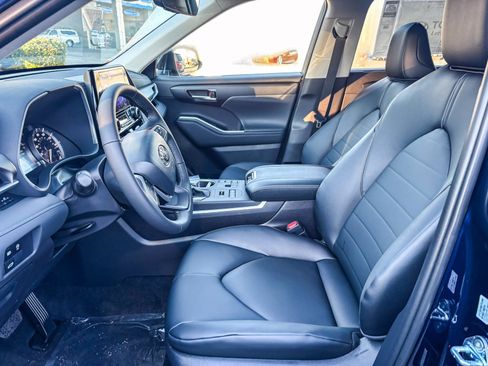 New 2026 Toyota Highlander XLE image 20