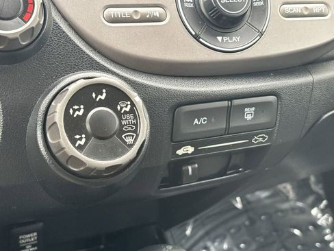 Used 2013 Honda Fit image 20