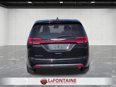 New 2026 Chrysler Pacifica Select