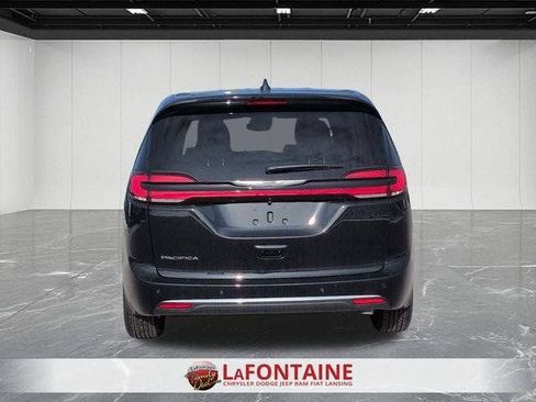 New 2026 Chrysler Pacifica Select FWD image 4