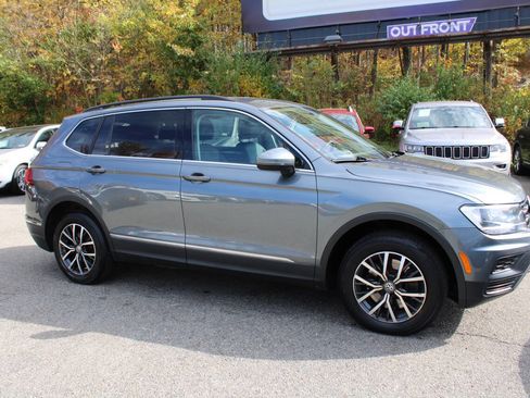 Used 2020 Volkswagen Tiguan SE image 5