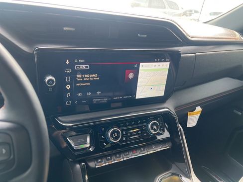 Used 2025 GMC Sierra 1500 AT4 w/ AT4 Premium Package image 30