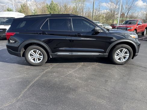 Certified 2023 Ford Explorer XLT w/ Class IV Trailer Tow Package image 16