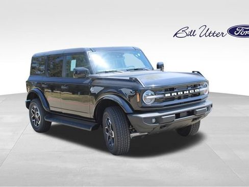 New 2026 Ford Bronco Outer Banks AWD/4WD image 2