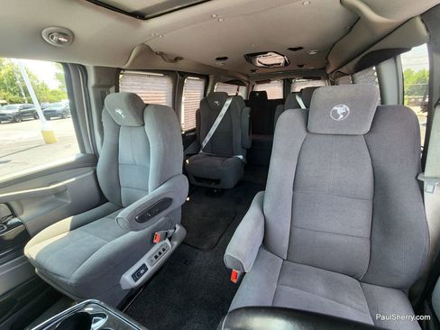 Used 2019 Chevrolet Express 2500 image 21
