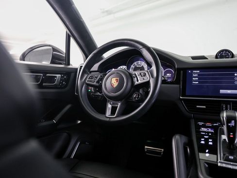 Certified 2022 Porsche Cayenne Turbo S image 26