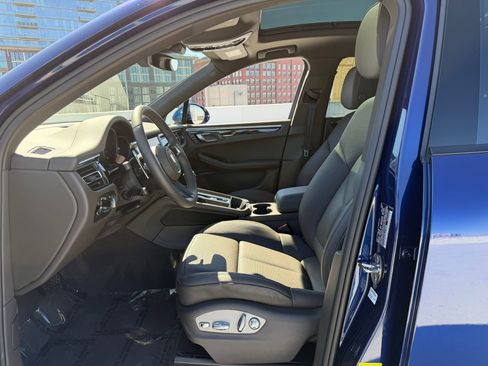 Certified 2025 Porsche Macan image 25
