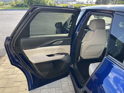 Used 2026 Cadillac Lyriq Premium Sport w/ LPO, Blue Accent Package AWD/4WD image 18